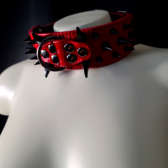 Gothic Heavy Duty Spiked Collar 🐶 - Picture 2 of 3